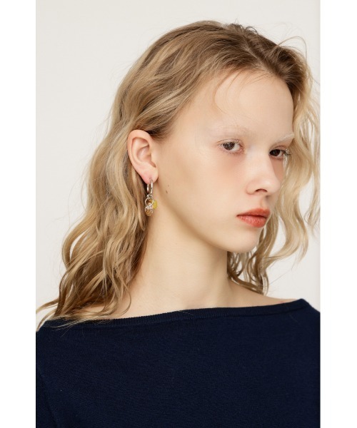 SLY（スライ）の「HOOP CHARM P/EARRING フープ チャーム ピアス（ピアス（両耳用）・レディース・シルバー/ゴールド・FREE）」の11枚目の写真