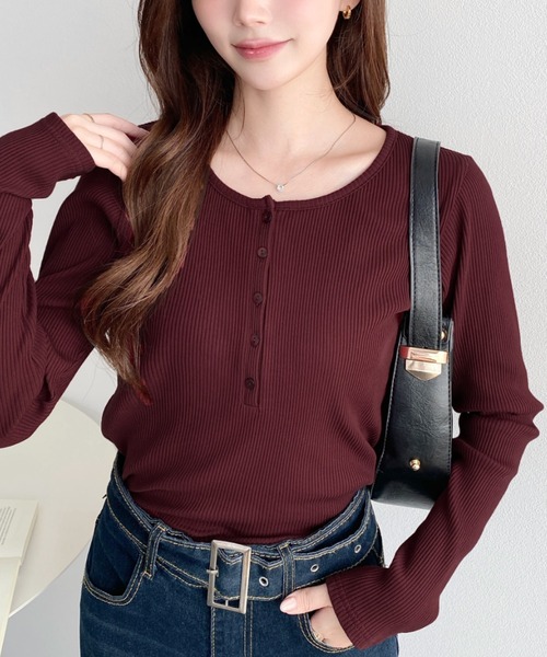moment+(モーメントプラス)の「デコルテヘンリーネック長袖リブトップス(Tシャツ/カットソー・レディース・グレイッシュベージュ/チャコールグレー/ブラック/ネイビー/アイボリー/ピンク/ボルドー・L/M)」の7枚目の写真