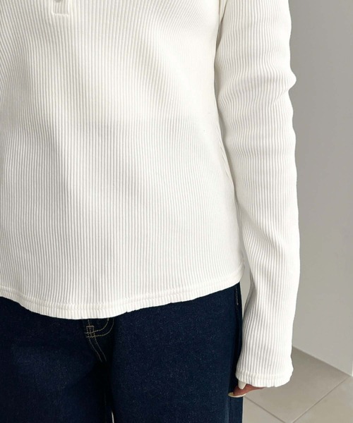 moment+（モーメントプラス）の「デコルテヘンリーネック長袖リブトップス（Tシャツ/カットソー・レディース・グレイッシュベージュ/チャコールグレー/ブラック/ネイビー/アイボリー/ピンク・L/M）」の21枚目の写真