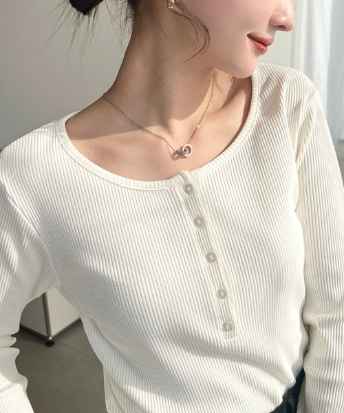 moment+（モーメントプラス）の「デコルテヘンリーネック長袖リブトップス（Tシャツ/カットソー・レディース・グレイッシュベージュ/チャコールグレー/ブラック/ネイビー/アイボリー/ピンク・L/M）」の11枚目の写真