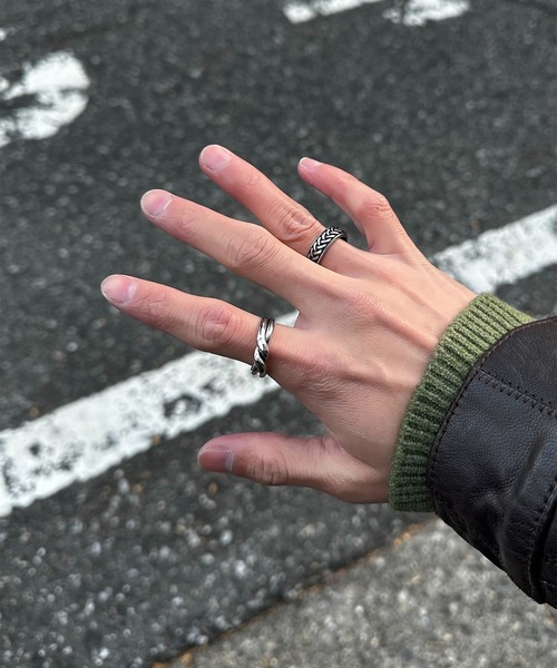 SBG（エスビー）の「インフルエンサー みずきち × SBG ウェーブツインリング（リング・メンズ・シルバー・14号/16号/18号/21号）」の3枚目の写真