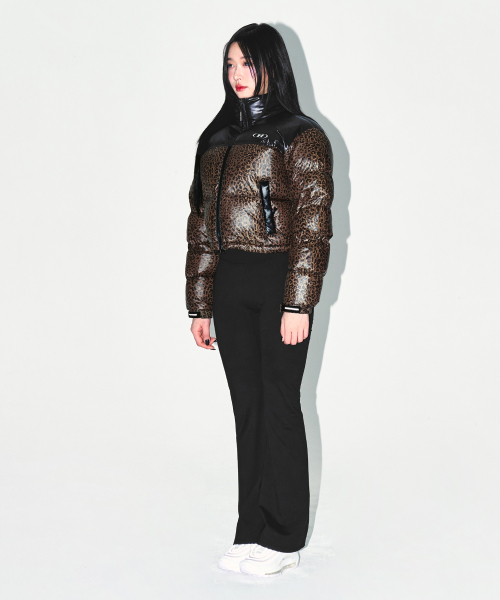 BORN TO WIN（ボーントゥウィン）の「W SILVER B GLOSSY CROP PUFFER DOWN [LEOPARD]（ダウンジャケット/コート・レディース・その他・1/2）」の4枚目の写真