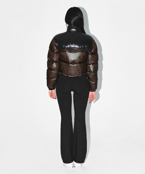 BORN TO WIN（ボーントゥウィン）の「W SILVER B GLOSSY CROP PUFFER DOWN [LEOPARD]（ダウンジャケット/コート・レディース・その他・1/2）」の5枚目の写真