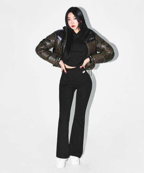BORN TO WIN（ボーントゥウィン）の「W SILVER B GLOSSY CROP PUFFER DOWN [LEOPARD]（ダウンジャケット/コート・レディース・その他・1/2）」の7枚目の写真