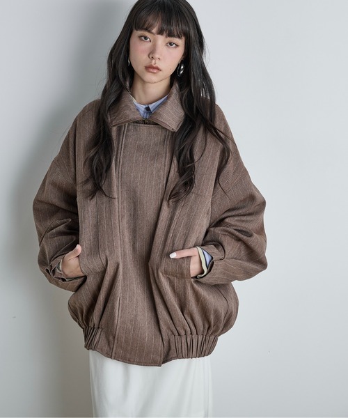 THE YOn（ザヨン）の「バックシャンスタンドネックピンストライプジップアップブルゾン（ブルゾン・レディース・ヘザーグレー/ブラウン・FREE）」の14枚目の写真
