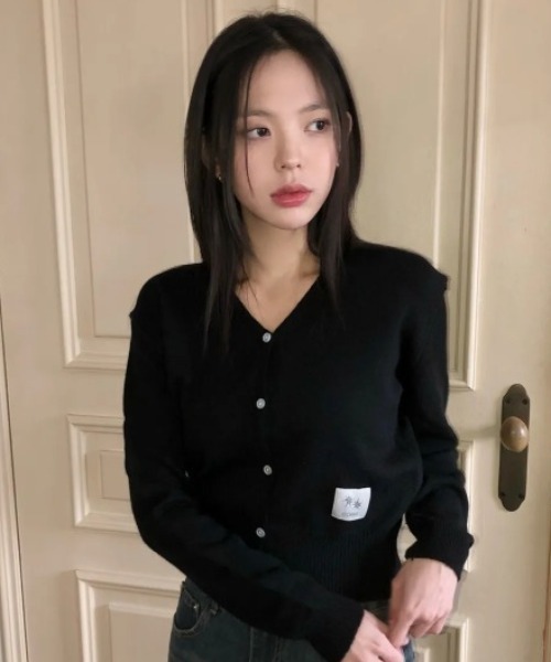 COIRIS_（コイリス）の「◇COIRIS◇ブランド直輸入正規品/ラオン Vネック ニット カーディガン RAON V-NECK KNIT CARDIGAN（カーディガン/ボレロ・レディース・グレー/ブラック・FREE）」の18枚目の写真