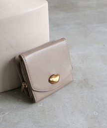 MIAN （ミアン）の「CAMELLIA / 牛革ニュアンスパーツ二つ折り財布【詳細動画あり】（財布）」