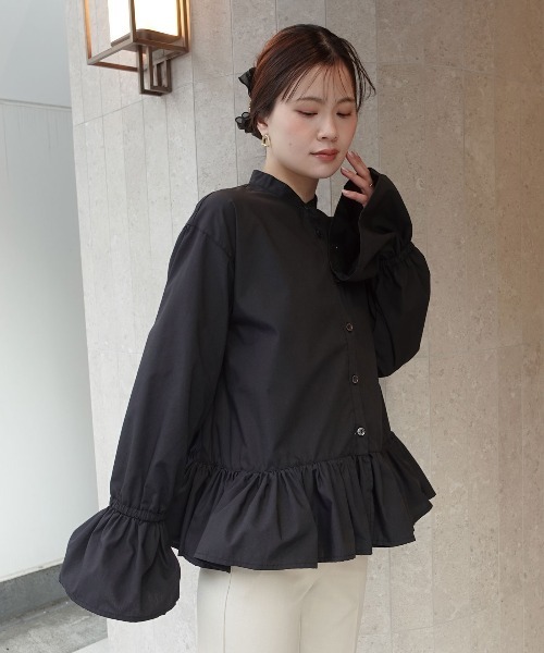 CORNERS(コーナーズ)の「裾フリルブラウス(シャツ/ブラウス・レディース・ベージュ系その他/ホワイト/ブラック/ブルー・M)」の15枚目の写真