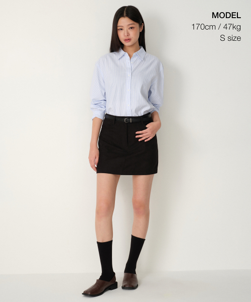 MUSINSA STANDARD WOMAN（ムシンサスタンダードウーマン）の「ウィメンズ シンセティックスエード ミニスカート [ブラック]（スカート・レディース・その他・X-SMALL/SMALL/MEDIUM/LARGE）」の2枚目の写真