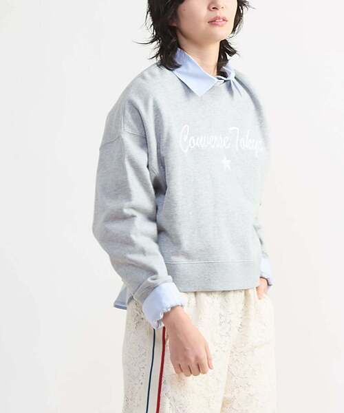 CONVERSE TOKYO(コンバーストウキョウ)の「EMBROIDERED LOGO CROPPED SWEAT(スウェット・レディース・ホワイト/グレー/ブラック・FREE)」の4枚目の写真