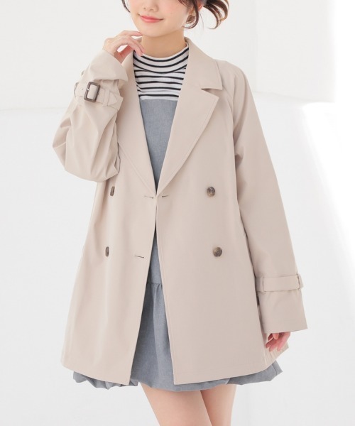 Honeys（ハニーズ）の「【非フッ素撥水加工】撥水加工ハーフ丈トレンチコート（トレンチコート・レディース・ピンクベージュ/アイボリー/ベージュ/ネイビー・S/M/LL/L）」の2枚目の写真