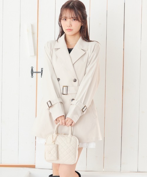 Honeys（ハニーズ）の「【非フッ素撥水加工】撥水加工ハーフ丈トレンチコート（トレンチコート・レディース・ピンクベージュ/アイボリー/ベージュ/ネイビー・S/M/LL/L）」の6枚目の写真