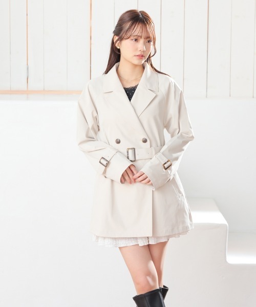 Honeys（ハニーズ）の「【非フッ素撥水加工】撥水加工ハーフ丈トレンチコート（トレンチコート・レディース・ピンクベージュ/アイボリー/ベージュ/ネイビー・S/M/LL/L）」の7枚目の写真