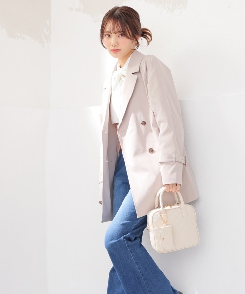 Honeys（ハニーズ）の「【非フッ素撥水加工】撥水加工ハーフ丈トレンチコート（トレンチコート・レディース・ピンクベージュ/アイボリー/ベージュ/ネイビー・S/M/LL/L）」の15枚目の写真