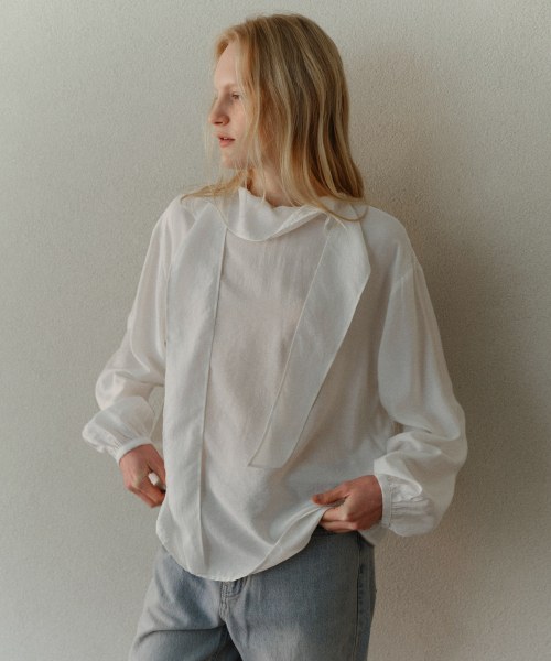 URAGO（ユラーゴ）の「Draped tie blouse（シャツ/ブラウス・レディース・チャコールグレー/アイボリー・FREE）」の7枚目の写真