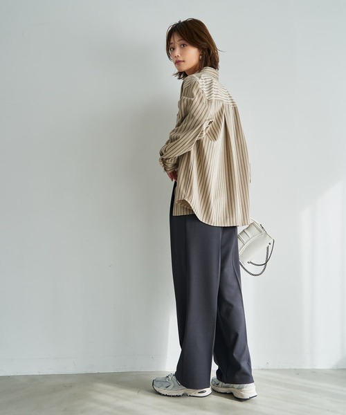 STYLE DELI(スタイルデリ)の「【LUXE】ベルベットタッチストライプ柄シャツ(シャツ/ブラウス・レディース・ナチュラル/ベージュ・FREE)」の8枚目の写真