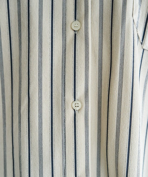 STYLE DELI(スタイルデリ)の「【LUXE】ベルベットタッチストライプ柄シャツ(シャツ/ブラウス・レディース・ナチュラル/ベージュ・FREE)」の14枚目の写真