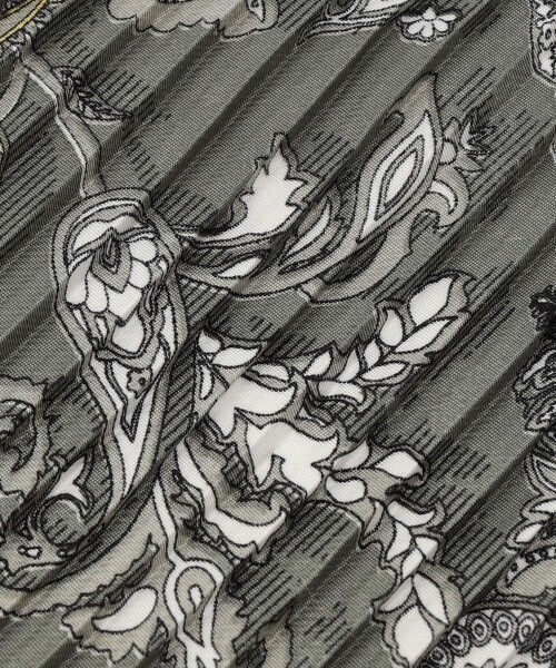 NICOLE white(ニコルホワイト)の「柄プリーツスカーフ(ストール/ショール・レディース・その他4/その他2/その他5/その他3・FREE)」の6枚目の写真