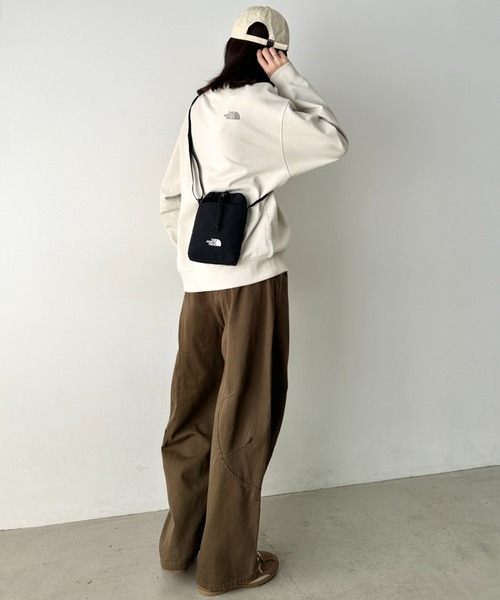 THE NORTH FACE(ザノースフェイス)の「THE NORTH FACE(ザ・ノースフェイス)/ミニショルダー クロスバッグ スマホショルダー ポーチ ロゴプリント/LINDEN STRING BAG MINI(ショルダーバッグ・レディース・ブラック/クリーム/ピンク・FREE)」の16枚目の写真