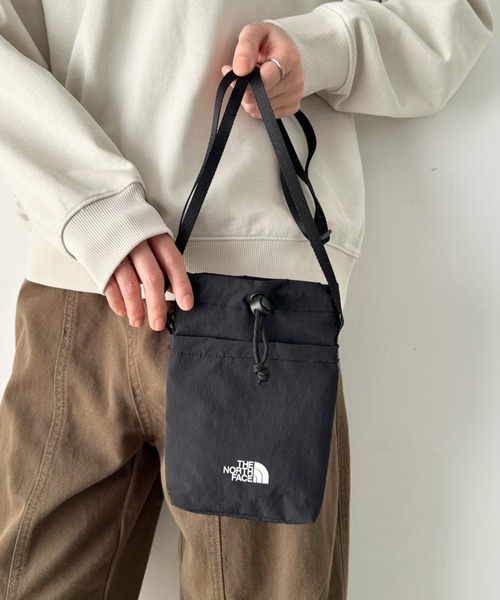 THE NORTH FACE(ザノースフェイス)の「THE NORTH FACE(ザ・ノースフェイス)/ミニショルダー クロスバッグ スマホショルダー ポーチ ロゴプリント/LINDEN STRING BAG MINI(ショルダーバッグ・レディース・ブラック/クリーム/ピンク・FREE)」の17枚目の写真