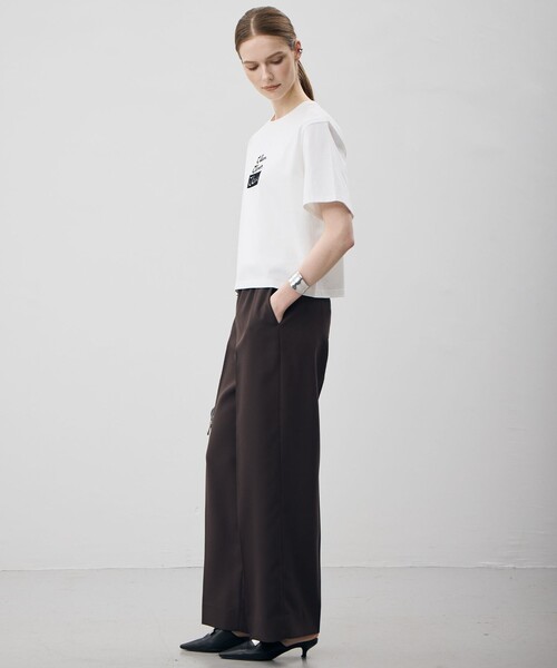 ICB(アイシービー)の「【CLASSY.掲載・新色追加・WEB限定カラーあり】FluidBackSatin ワイドパンツ(その他パンツ・レディース・ブラック系/ネイビー系/グレー系/サックスブルー系/ライトグレー系7/ブルー系/ダークグリーン系・00/6/4/2/0)」の17枚目の写真