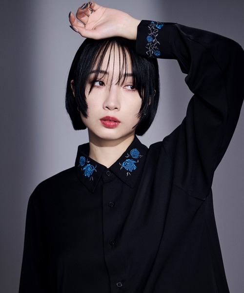 Ellno Loset（エルノロゼット）の「【UVカット＆イージーケア】ローズ刺繍トロミシャツ（シャツ/ブラウス・メンズ・オフホワイト/ブルーグレー/ブラック・MEDIUM/SMALL/LARGE）」の6枚目の写真