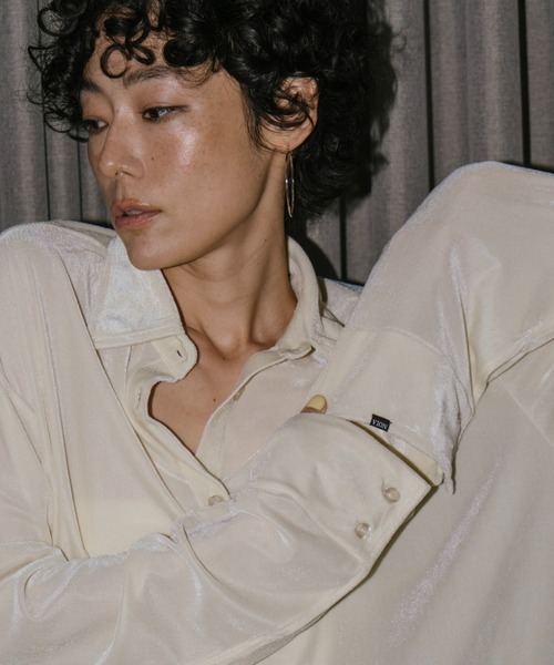 VION（ヴィオン）の「Sheer Velour Long Sleeve Shirt / シアーベロアロングスリーブシャツ（シャツ/ブラウス・レディース・ブルー/ブラック/イエロー・FREE）」の17枚目の写真