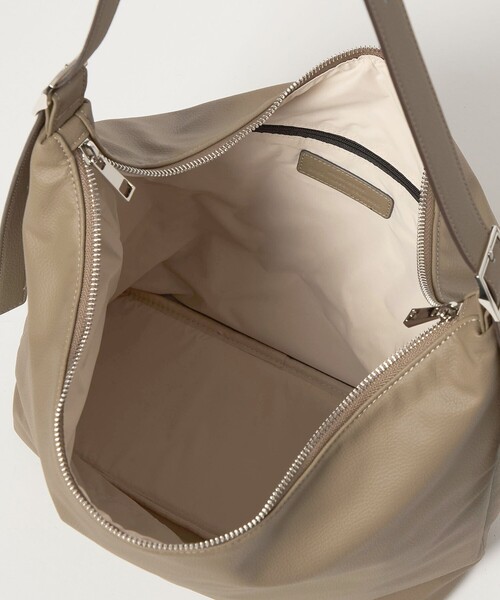 green label relaxing(グリーンレーベルリラクシング)の「【WEB限定】<PARTE>ダブルバックル 2WAYショルダーバッグ はっ水(ショルダーバッグ・レディース・ブラウン/ブラック/ナチュラル/モカ・FREE)」の11枚目の写真