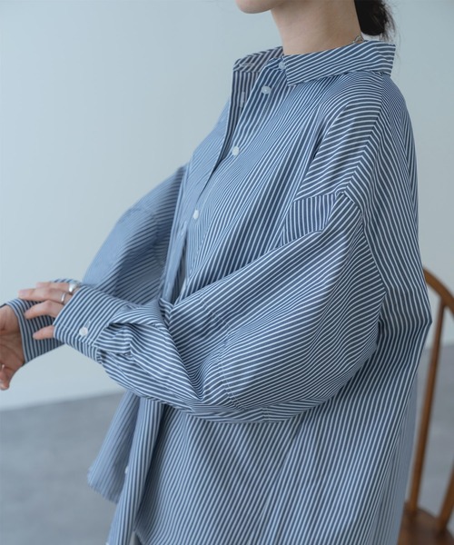 ANNA LUNA（アンナルナ）の「【ANNA LUNA】 大人 の ゆるシルエット 袖コクーン シャツ（シャツ/ブラウス・レディース・ネイビー/オフホワイト/サックスブルー・MEDIUM）」の4枚目の写真