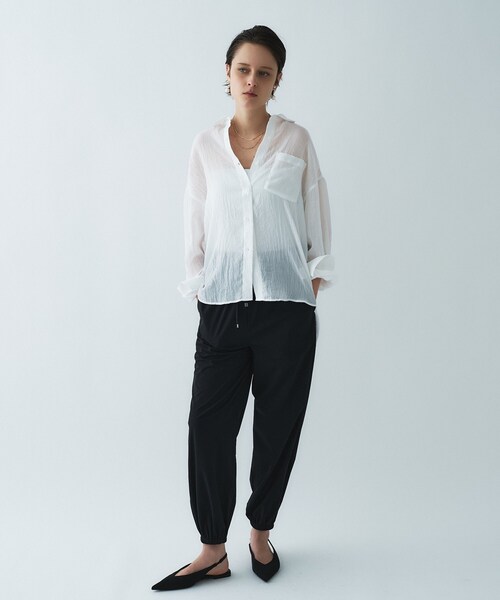 cloenc（クロエンス）の「【手洗い可】シアーシャンブレーシャツ（シャツ/ブラウス・レディース・ホワイト/ピンク/ダークグレー/ベージュ/ライトパープル/サックスブルー・01/02）」の13枚目の写真