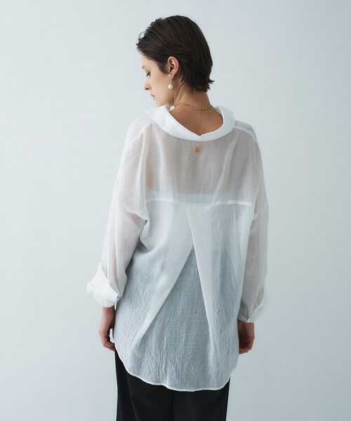 cloenc（クロエンス）の「【手洗い可】シアーシャンブレーシャツ（シャツ/ブラウス・レディース・ホワイト/ピンク/ダークグレー/ベージュ/ライトパープル/サックスブルー・01/02）」の18枚目の写真