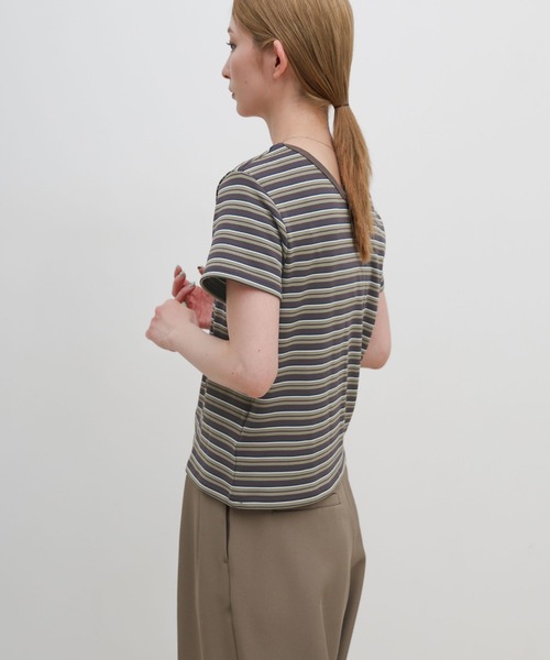 select MOCA(セレクトモカ)の「2WAYドライタッチマルチボーダーコンパクトTシャツ(Tシャツ/カットソー・レディース・ブラウン/グレー/ブラック・FREE)」の15枚目の写真