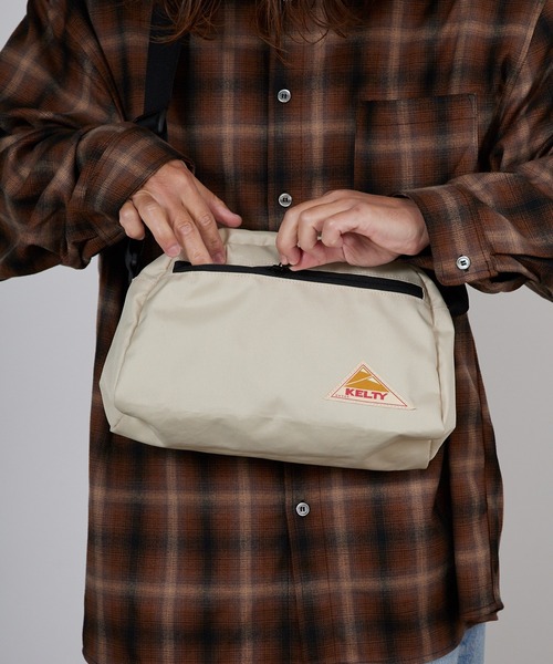 KELTY（ケルティ）の「KELTY/ケルティ ES ROUND TOP BAG M アウトドア フェス ライブ 公園 カジュアル スポーティー 2026年春夏（ショルダーバッグ・メンズ・スカイブルー/ブラック/ベージュ/ネイビー/オリーブ/セージグリーン/タン/マスタード/ブラウン系その他・FREE）」の4枚目の写真