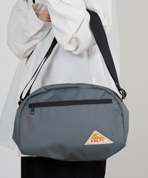 KELTY（ケルティ）の「KELTY/ケルティ ES ROUND TOP BAG M アウトドア フェス ライブ 公園 カジュアル スポーティー 2026年春夏（ショルダーバッグ・メンズ・スカイブルー/ブラック/ベージュ/ネイビー/オリーブ/セージグリーン/タン/マスタード/ブラウン系その他・FREE）」の7枚目の写真