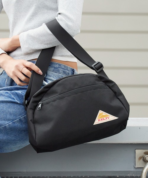 KELTY（ケルティ）の「KELTY/ケルティ ES ROUND TOP BAG M アウトドア フェス ライブ 公園 カジュアル スポーティー 2026年春夏（ショルダーバッグ・メンズ・スカイブルー/ブラック/ベージュ/ネイビー/オリーブ/セージグリーン/タン/マスタード/ブラウン系その他・FREE）」の13枚目の写真