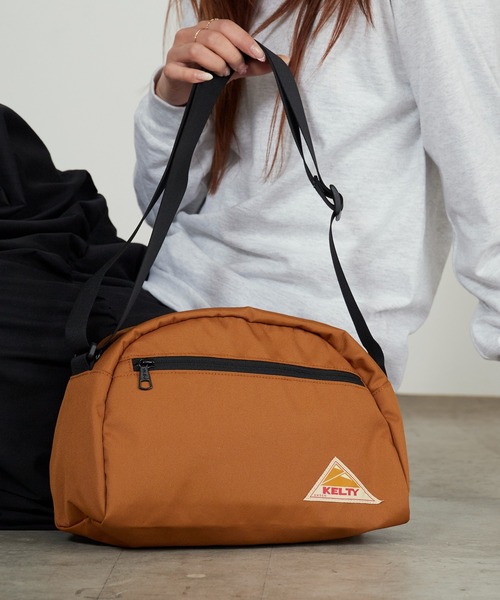 KELTY（ケルティ）の「KELTY/ケルティ ES ROUND TOP BAG M アウトドア フェス ライブ 公園 カジュアル スポーティー 2026年春夏（ショルダーバッグ・メンズ・スカイブルー/ブラック/ベージュ/ネイビー/オリーブ/セージグリーン/タン/マスタード/ブラウン系その他・FREE）」の14枚目の写真
