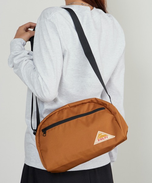 KELTY（ケルティ）の「KELTY/ケルティ ES ROUND TOP BAG M アウトドア フェス ライブ 公園 カジュアル スポーティー 2026年春夏（ショルダーバッグ・メンズ・スカイブルー/ブラック/ベージュ/ネイビー/オリーブ/セージグリーン/タン/マスタード/ブラウン系その他・FREE）」の16枚目の写真