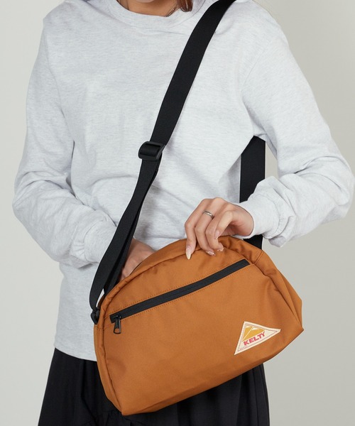 KELTY（ケルティ）の「KELTY/ケルティ ES ROUND TOP BAG M アウトドア フェス ライブ 公園 カジュアル スポーティー 2026年春夏（ショルダーバッグ・メンズ・スカイブルー/ブラック/ベージュ/ネイビー/オリーブ/セージグリーン/タン/マスタード/ブラウン系その他・FREE）」の18枚目の写真