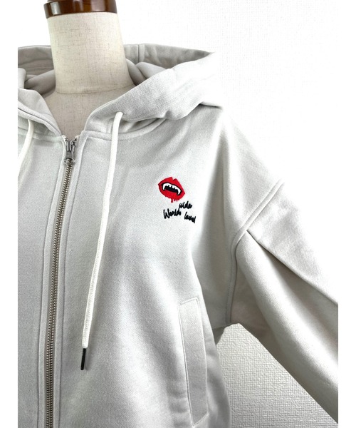 WORLD WIDE LOVE!（ワールドワイドラブ）の「WWL!リップパーカー（Tシャツ/カットソー・レディース・ブラック/トップグレー/オフホワイト・1）」の10枚目の写真