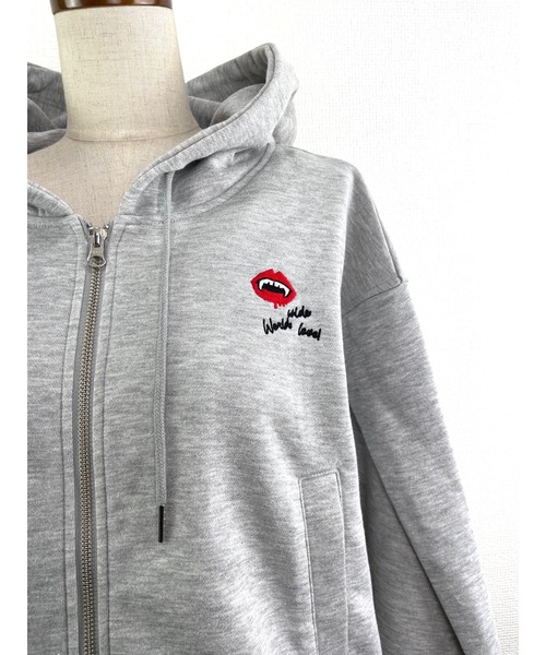 WORLD WIDE LOVE!（ワールドワイドラブ）の「WWL!リップパーカー（Tシャツ/カットソー・レディース・ブラック/トップグレー/オフホワイト・1）」の6枚目の写真