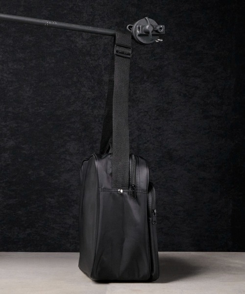 CALIFORNIA OUTFITTERS（カリフォルニア アウトフィッターズ）の「3C30 ミニマルスクエア ショルダーバッグ（ビジネスバッグ・メンズ・ブラック・ONESIZE）」の8枚目の写真
