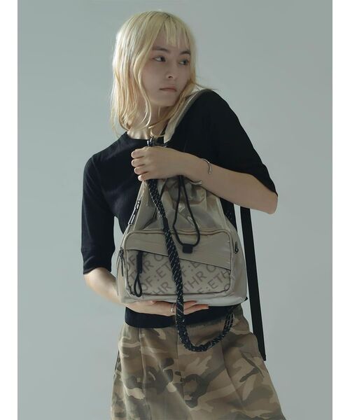 :ETHROF（イーサオブ）の「METALLIC BACKPACK（バックパック/リュック・レディース・ゴールド/ブラック/シルバー・FREE）」の3枚目の写真
