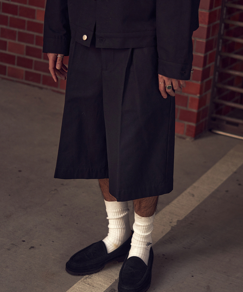 WISM（ウィズム）の「NAMELESSNESS / ネームレスネス DUCK SHORTS（その他パンツ・メンズ・ブラック/ベージュ・3/2）」の4枚目の写真