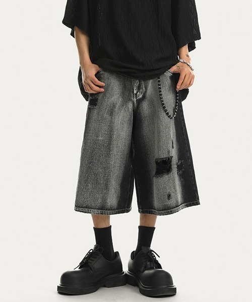 Ressaca(レサーカ)の「ワイドシルエットダメージ加工ブラックデニムハーフパンツ(デニムパンツ・メンズ・ブラック・XL/L/M)」の8枚目の写真