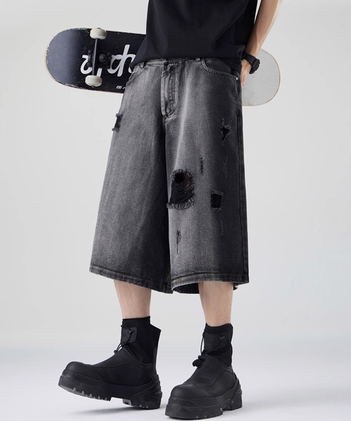 Ressaca(レサーカ)の「ワイドシルエットダメージ加工ブラックデニムハーフパンツ(デニムパンツ・メンズ・ブラック・XL/L/M)」の3枚目の写真