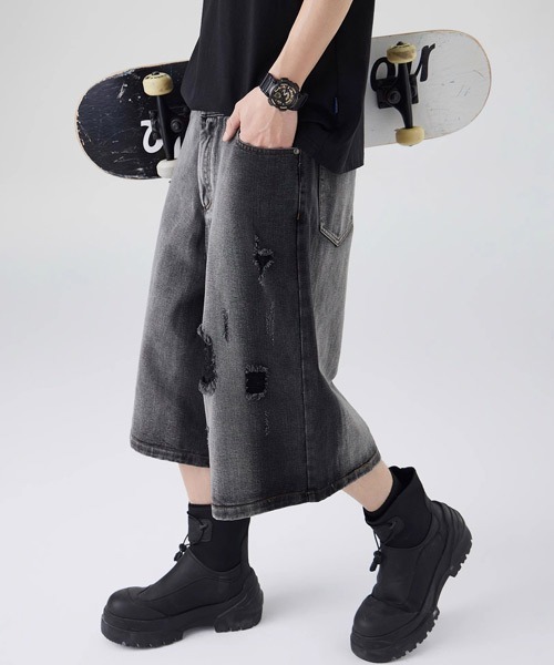 Ressaca(レサーカ)の「ワイドシルエットダメージ加工ブラックデニムハーフパンツ(デニムパンツ・メンズ・ブラック・XL/L/M)」の4枚目の写真