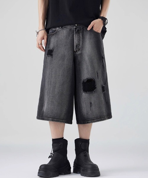 Ressaca(レサーカ)の「ワイドシルエットダメージ加工ブラックデニムハーフパンツ(デニムパンツ・メンズ・ブラック・XL/L/M)」の2枚目の写真