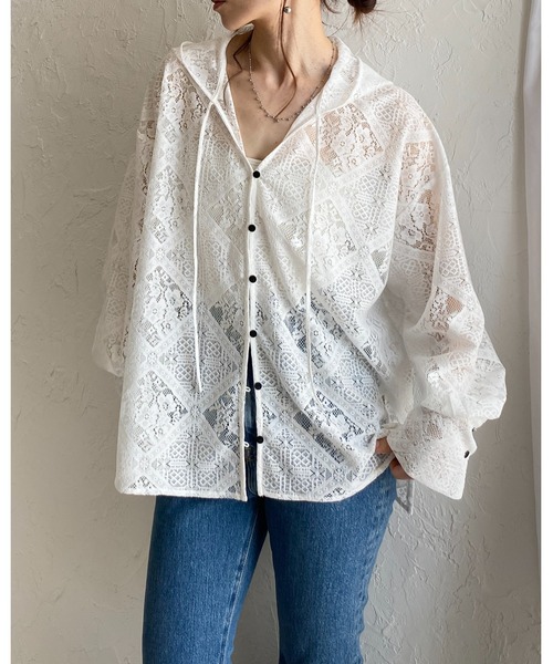 She's Closet(シーズクローゼット)の「フード付き オーバーサイズ 長袖 シアー レース シャツ ブラウス(シャツ/ブラウス・レディース・アイボリー/ブラック/ホワイト・FREE)」の22枚目の写真
