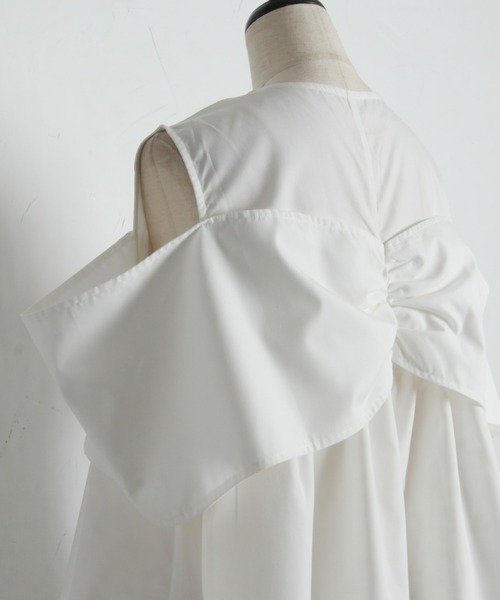 ARVELLIA(アルベリア)の「SCULPTED BOW BLOUSE(シャツ/ブラウス・レディース・ブラック/ホワイト・M)」の15枚目の写真