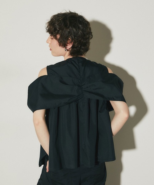 ARVELLIA(アルベリア)の「SCULPTED BOW BLOUSE(シャツ/ブラウス・レディース・ブラック/ホワイト・M)」の6枚目の写真